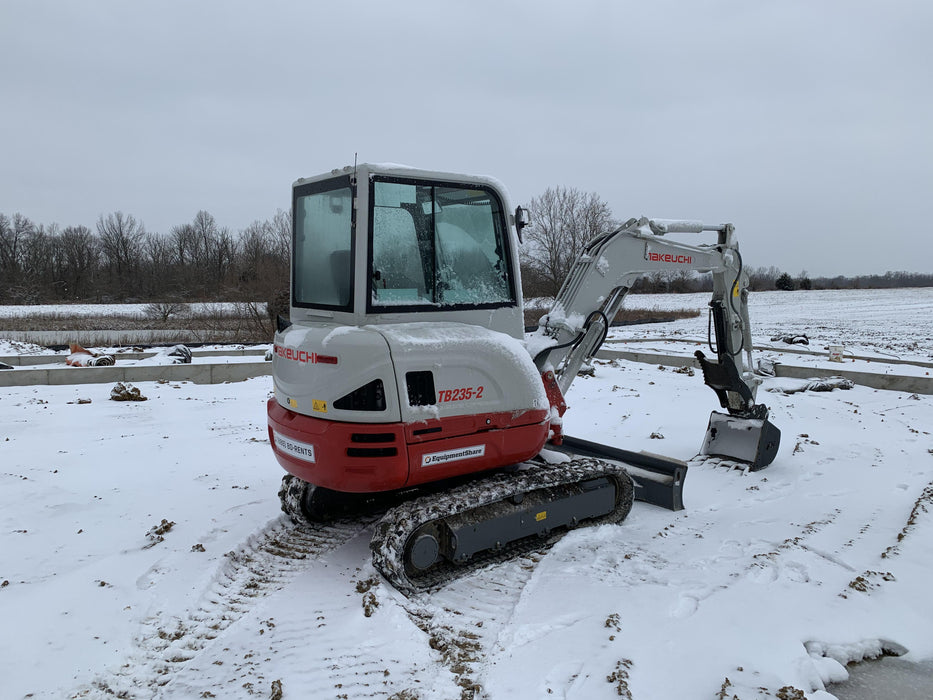 2020 TAKEUCHI TB235-2CR