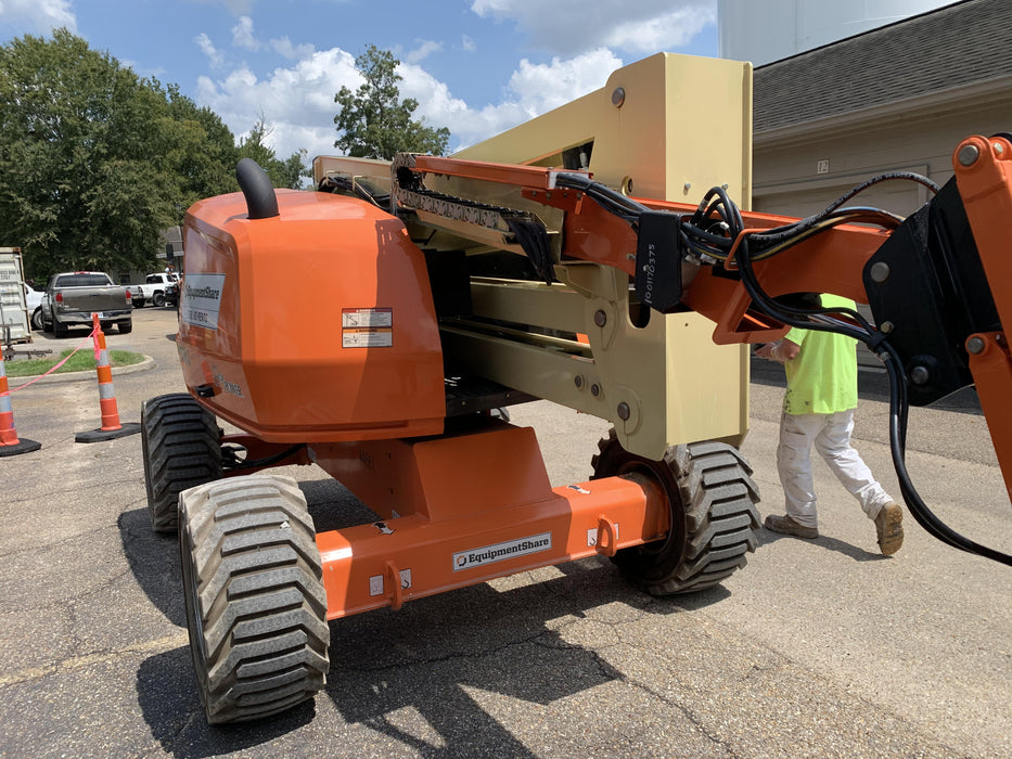 2019 JLG 450AJ