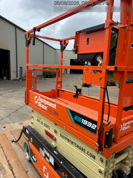 2025 JLG ES1932