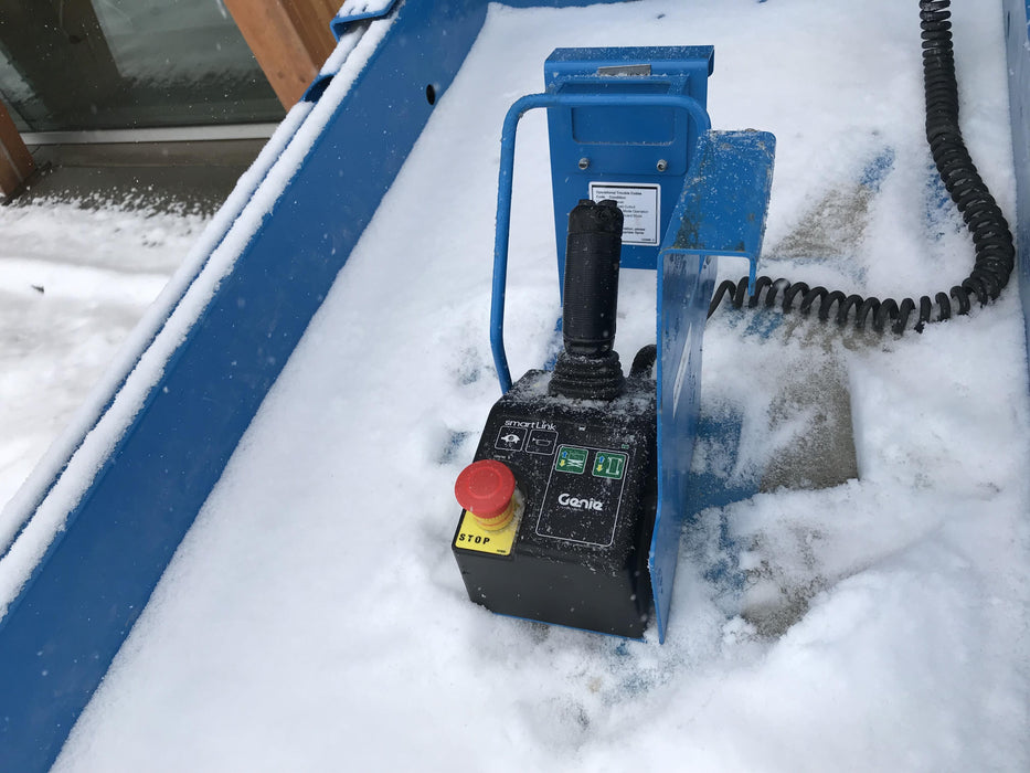 2019 Genie GS-2632 Folding rails with half height swing gate