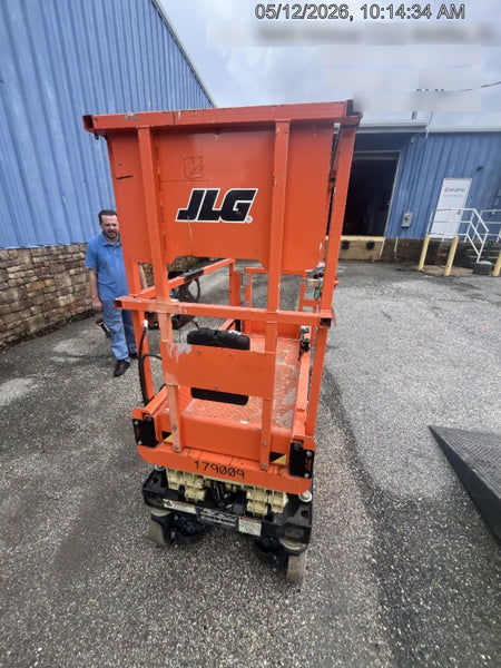 2021 JLG ES1330L