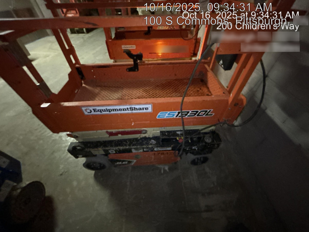 2021 JLG ES1330L