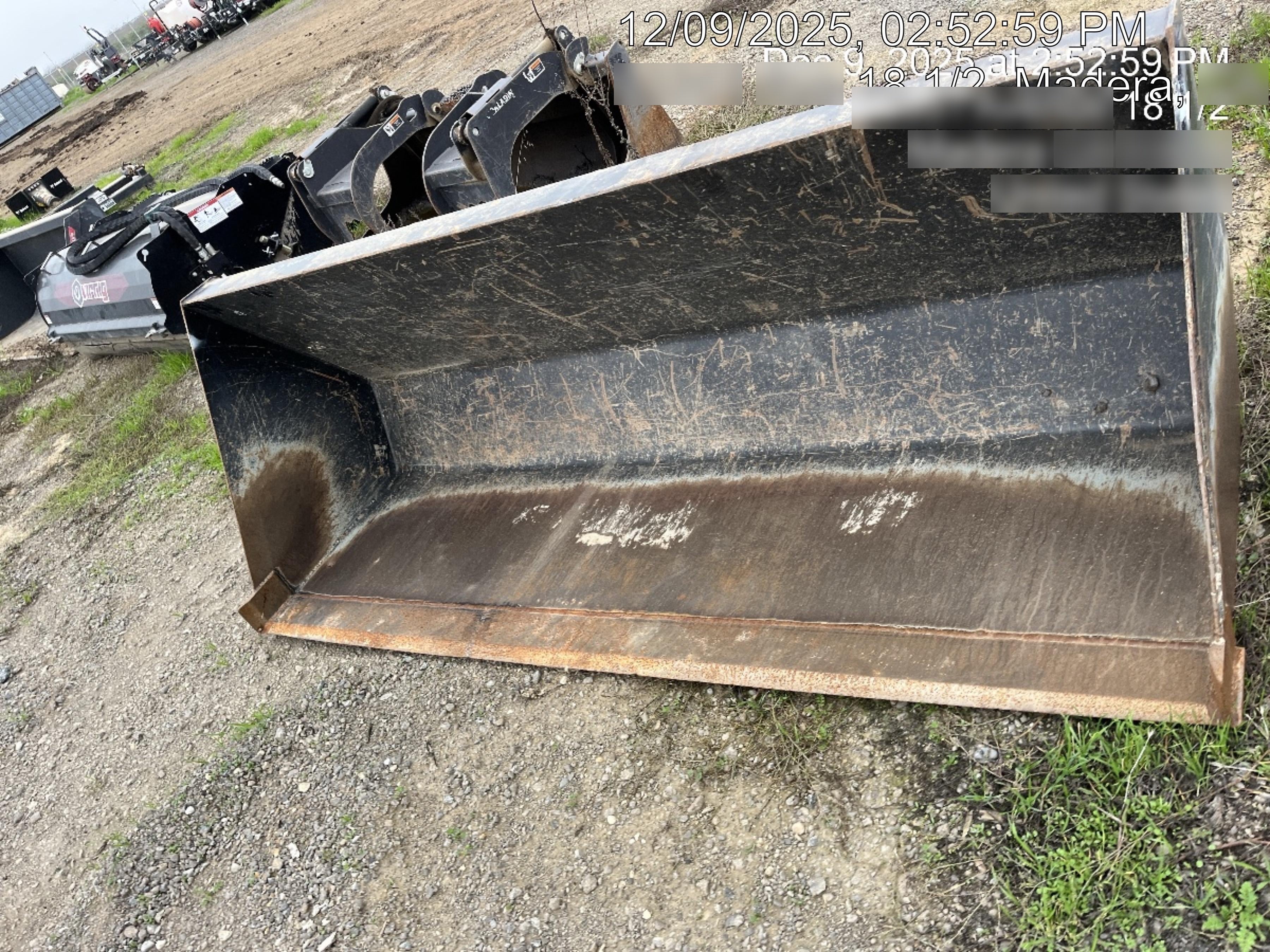 2025 JLG 1001100823