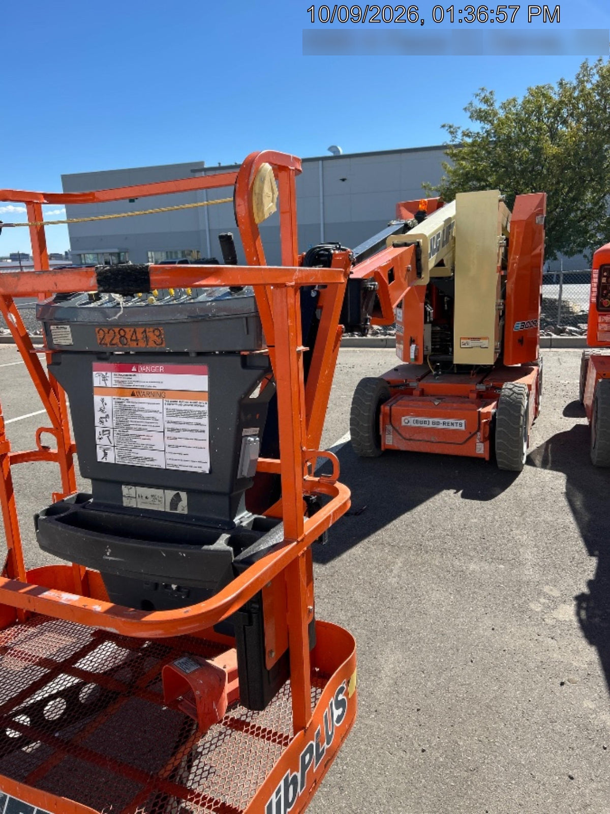 2022 JLG E300AJP
