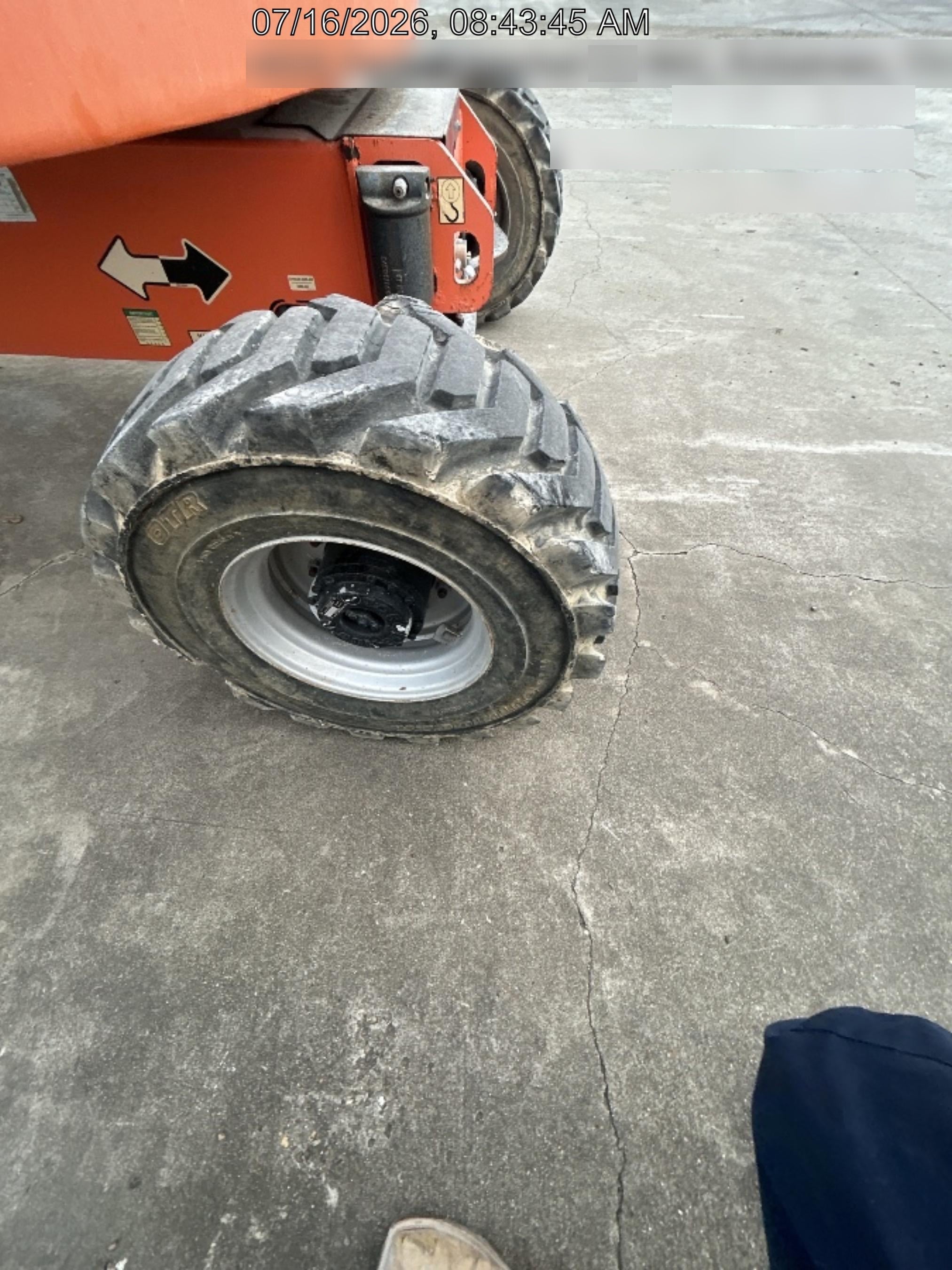 2019 JLG 450AJ