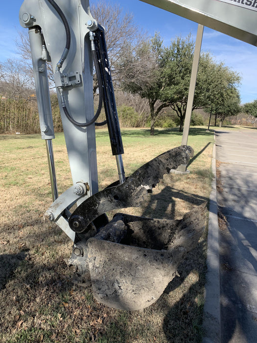 2021 TAKEUCHI TB235-2CR