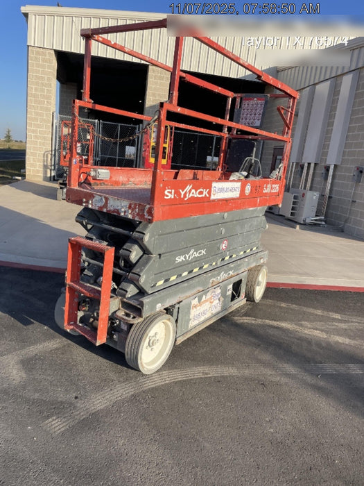 2016 Skyjack SJIII-3226 26' Scissor Lift