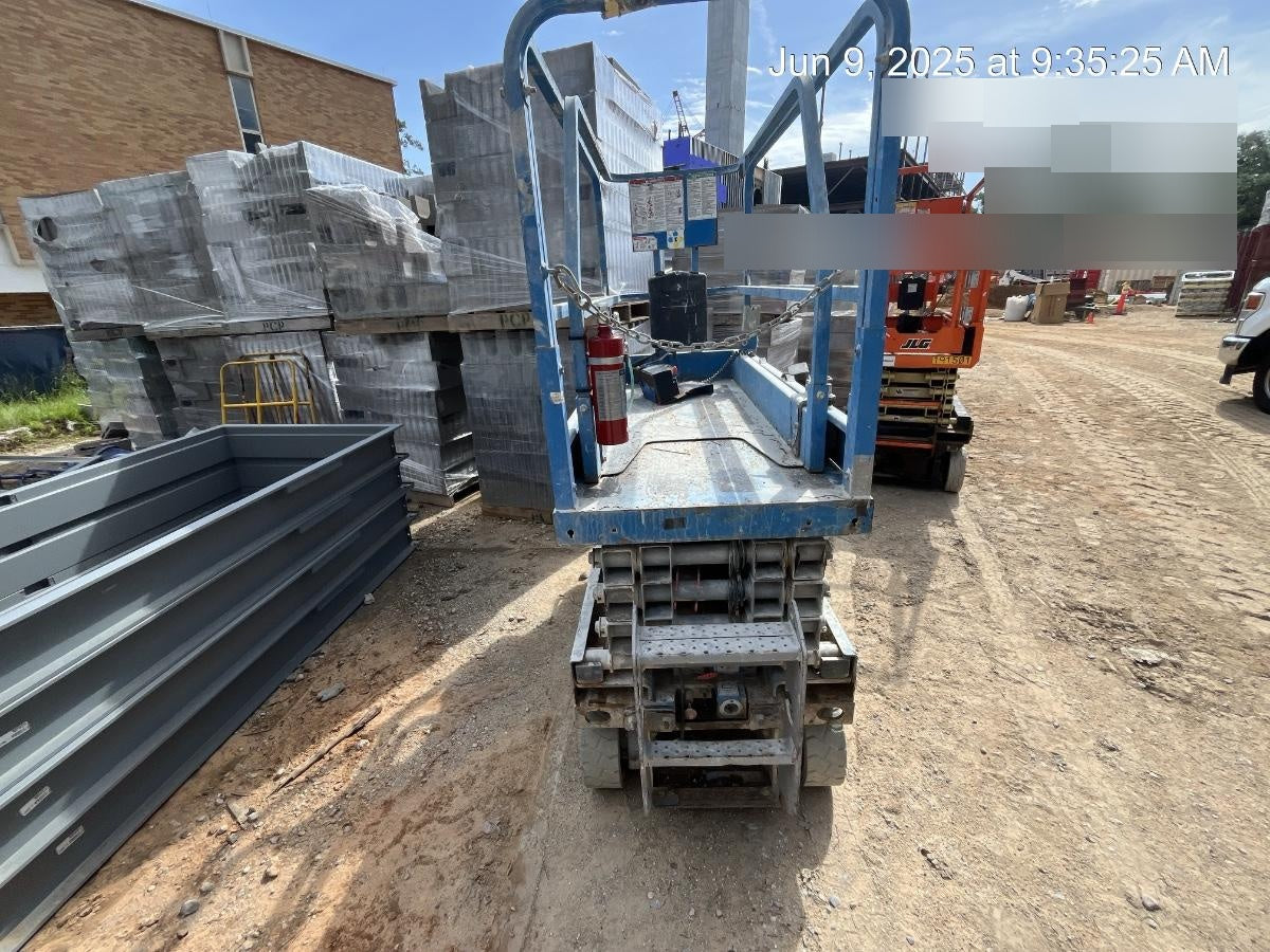 2019 Genie GS-1930 Fixed rails with chain Entry