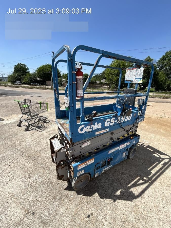 2017 Genie GS-1930 Genie GS-1930 Lift w/Fixed Rail and Chain Entry