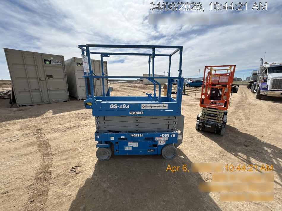 2023 GENIE GS-3232