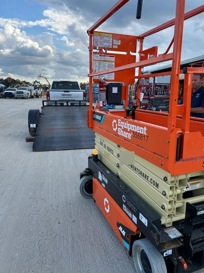 2025 JLG ES1932