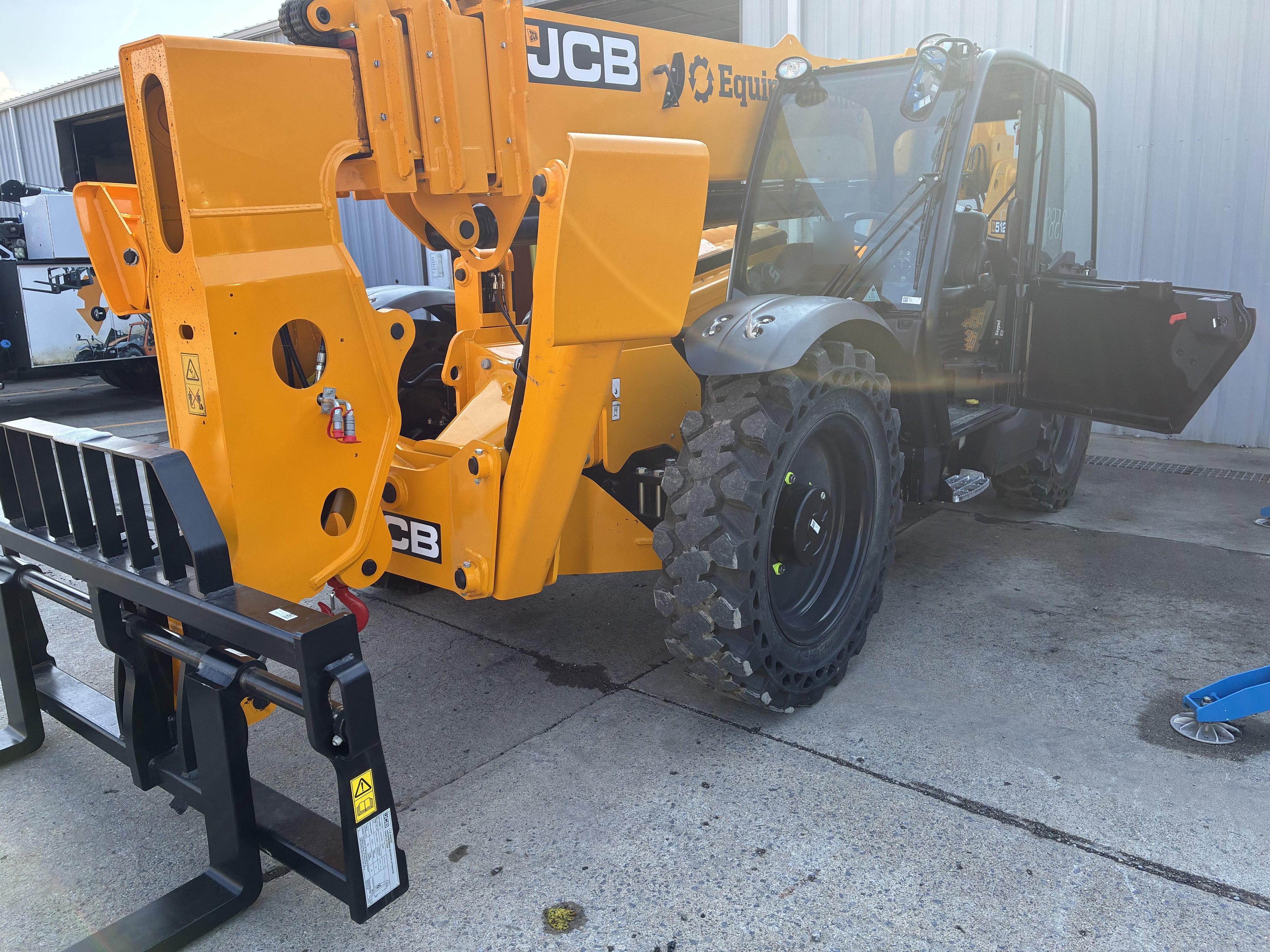2026 JCB 512-56