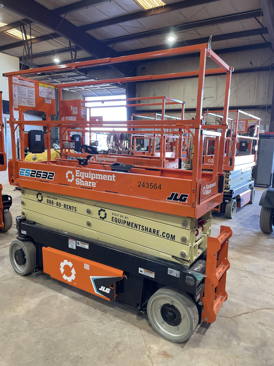 2022 JLG ES2632