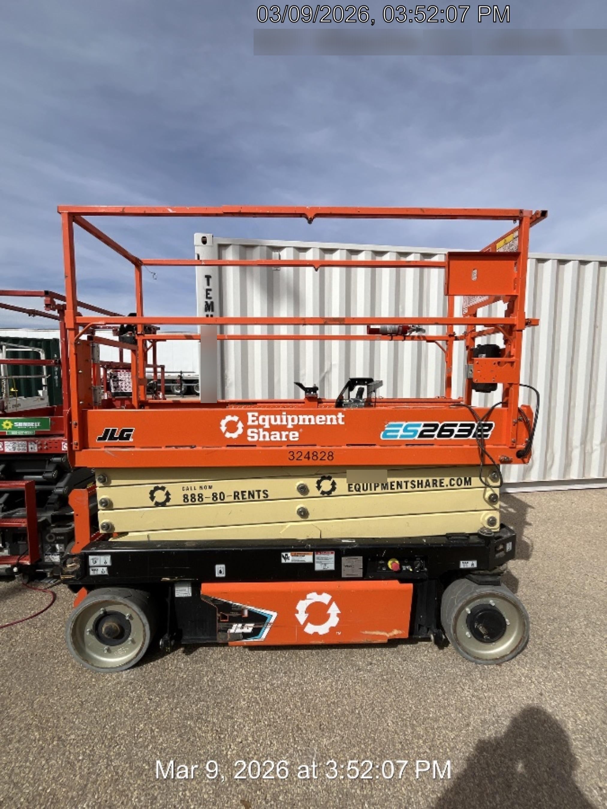2023 JLG ES2632