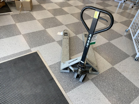 2019 STRONGWAY 4400 lb Pallet Jack