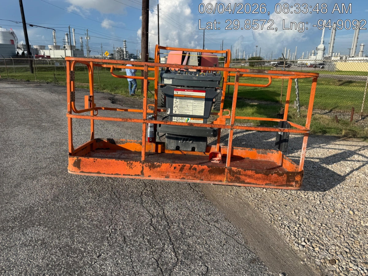 2023 JLG 660SJ