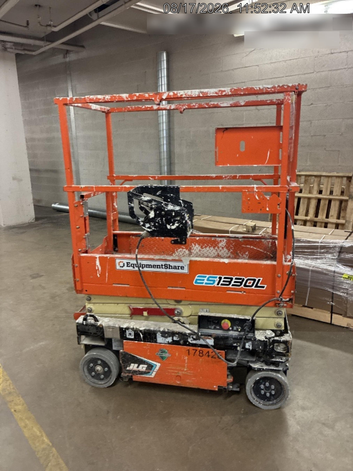 2021 JLG ES1330L