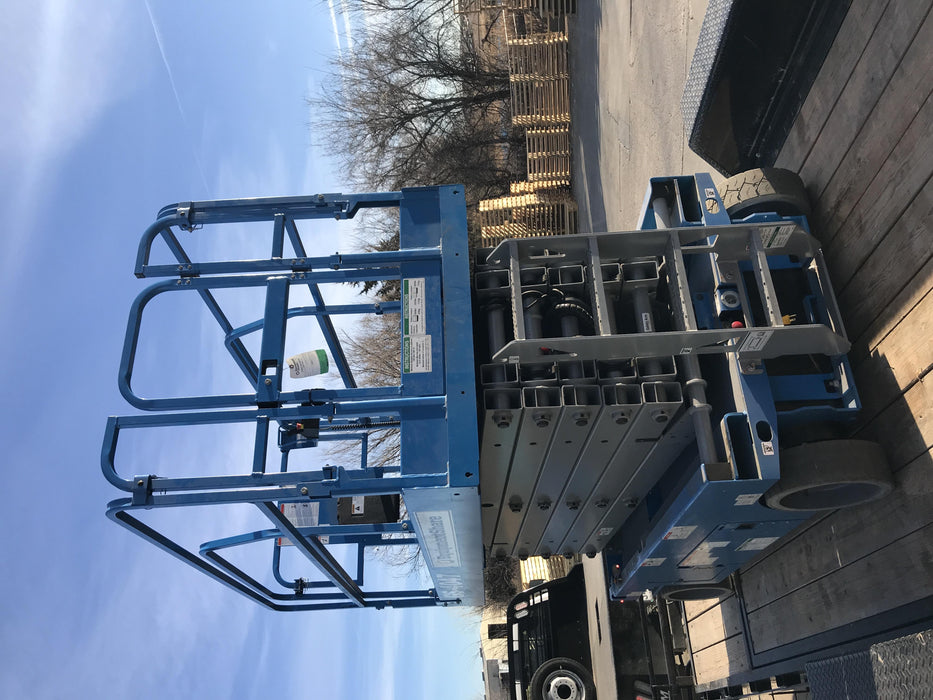 2019 Genie GS-4047 Folding rails with half height swing gate