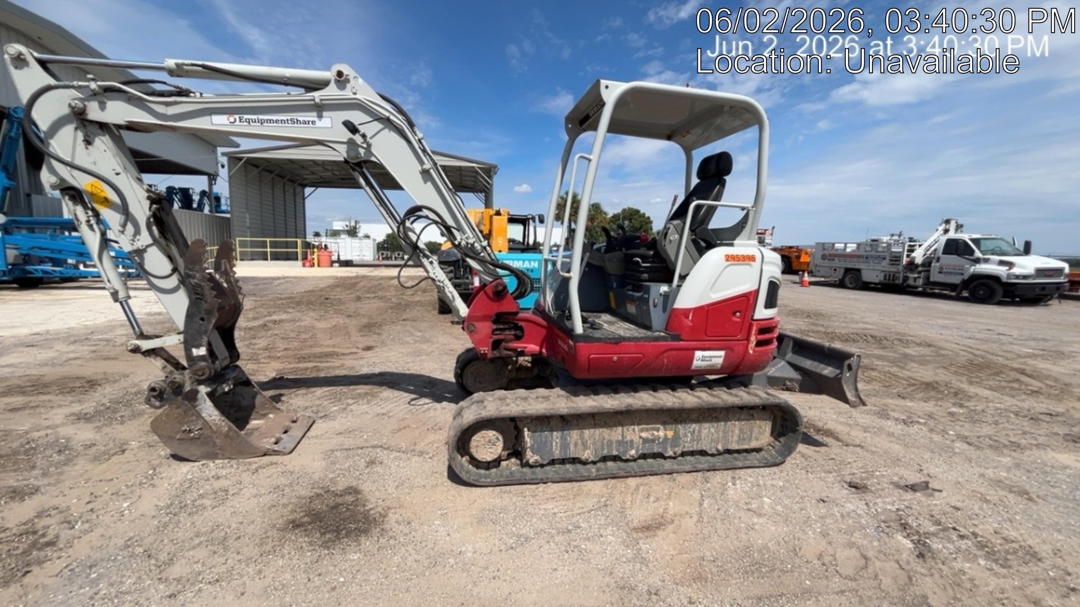 2023 TAKEUCHI TB250-2R