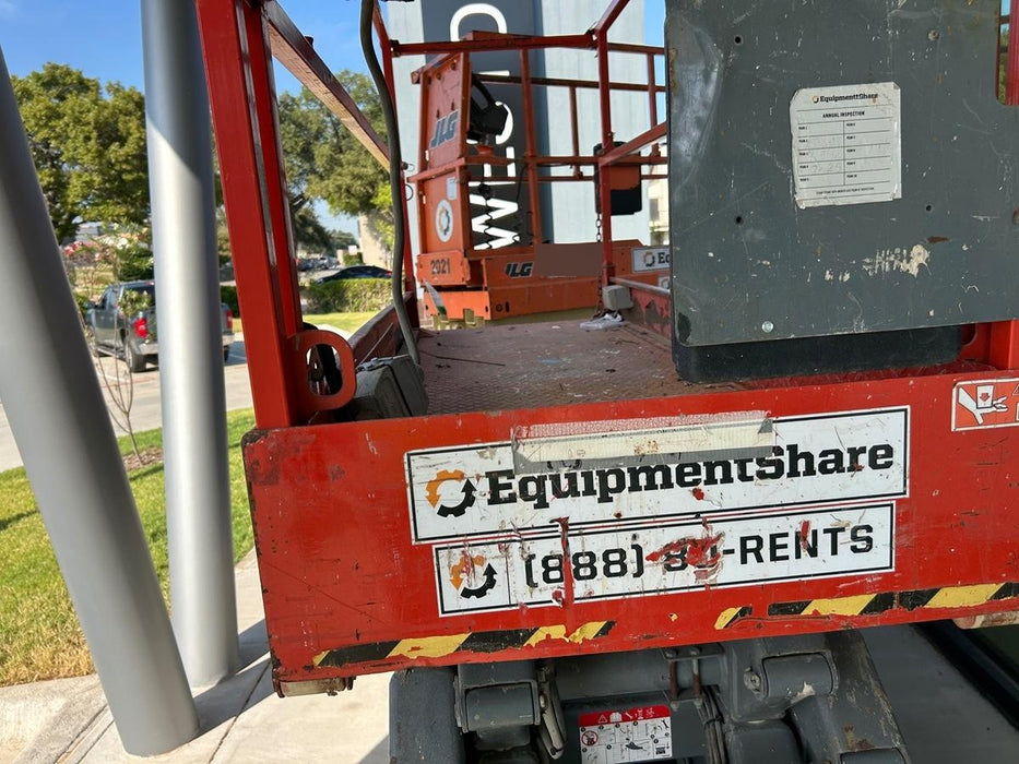 2015 Skyjack SJIII-3226 26' Scissor Lift