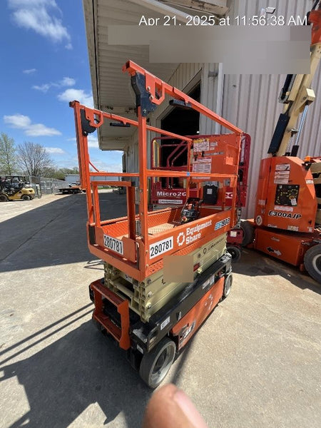 2022 JLG ES1932