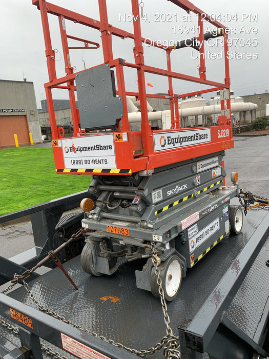 2020 Skyjack SJIII-3219 Solid NM Tires, Half height spring hinged entry gate, Dual Beacons, 800W Inverter