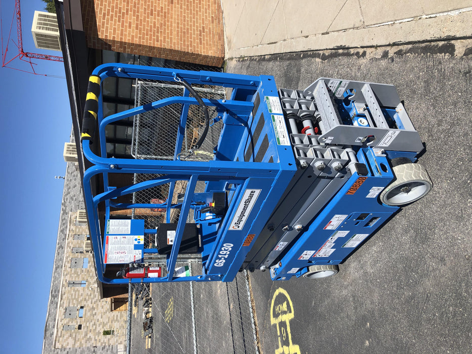 2020 Genie GS-1930 Fixed rails with chain entry gate - Pre A92.20