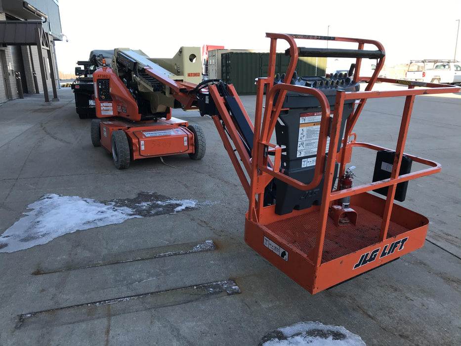 2019 JLG E400AJPN