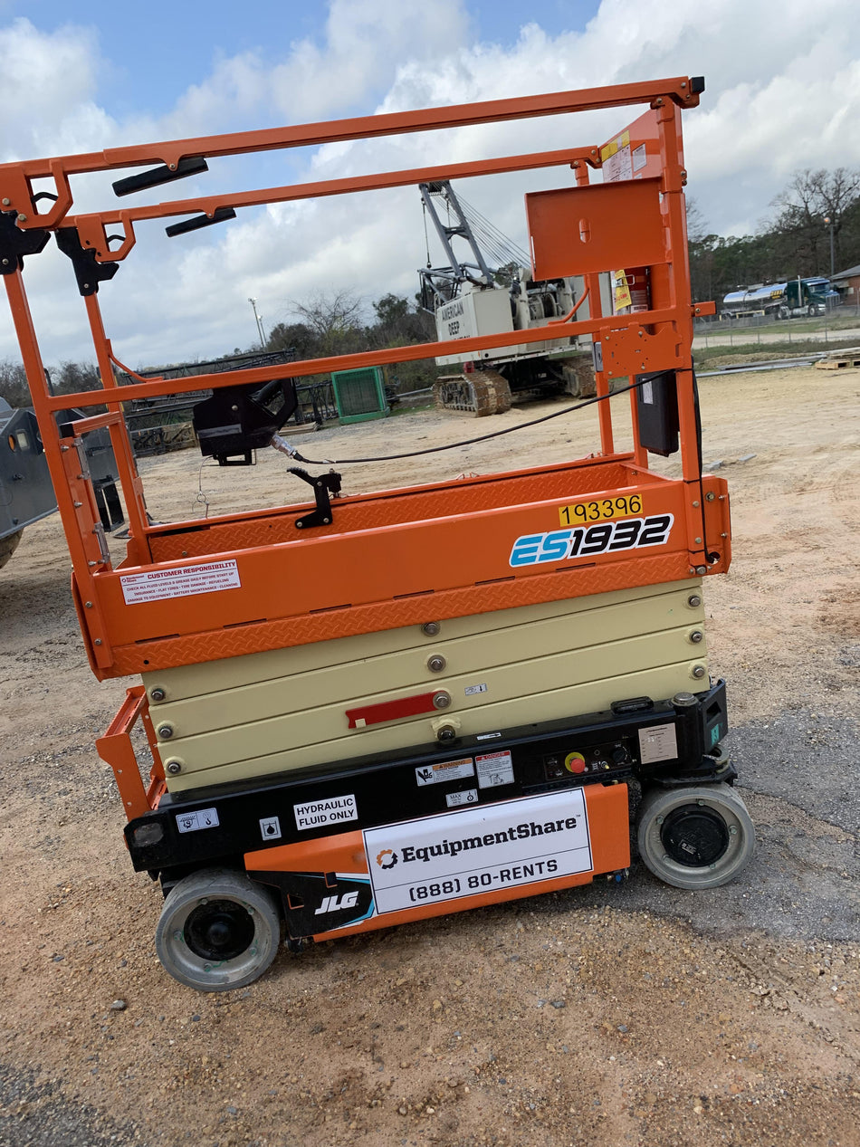 2021 JLG ES1932