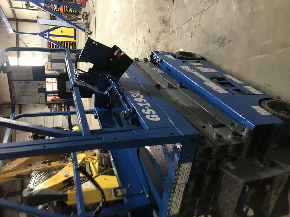 2019 Genie GS-1930 Fixed rails with chain Entry