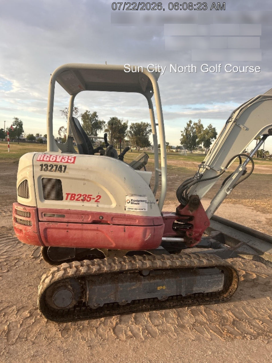 2021 TAKEUCHI TB235-2R