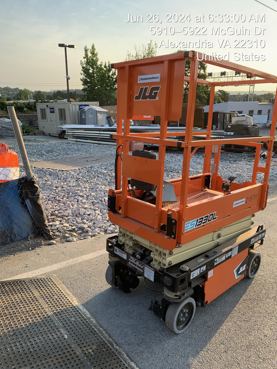 2022 JLG ES1330L