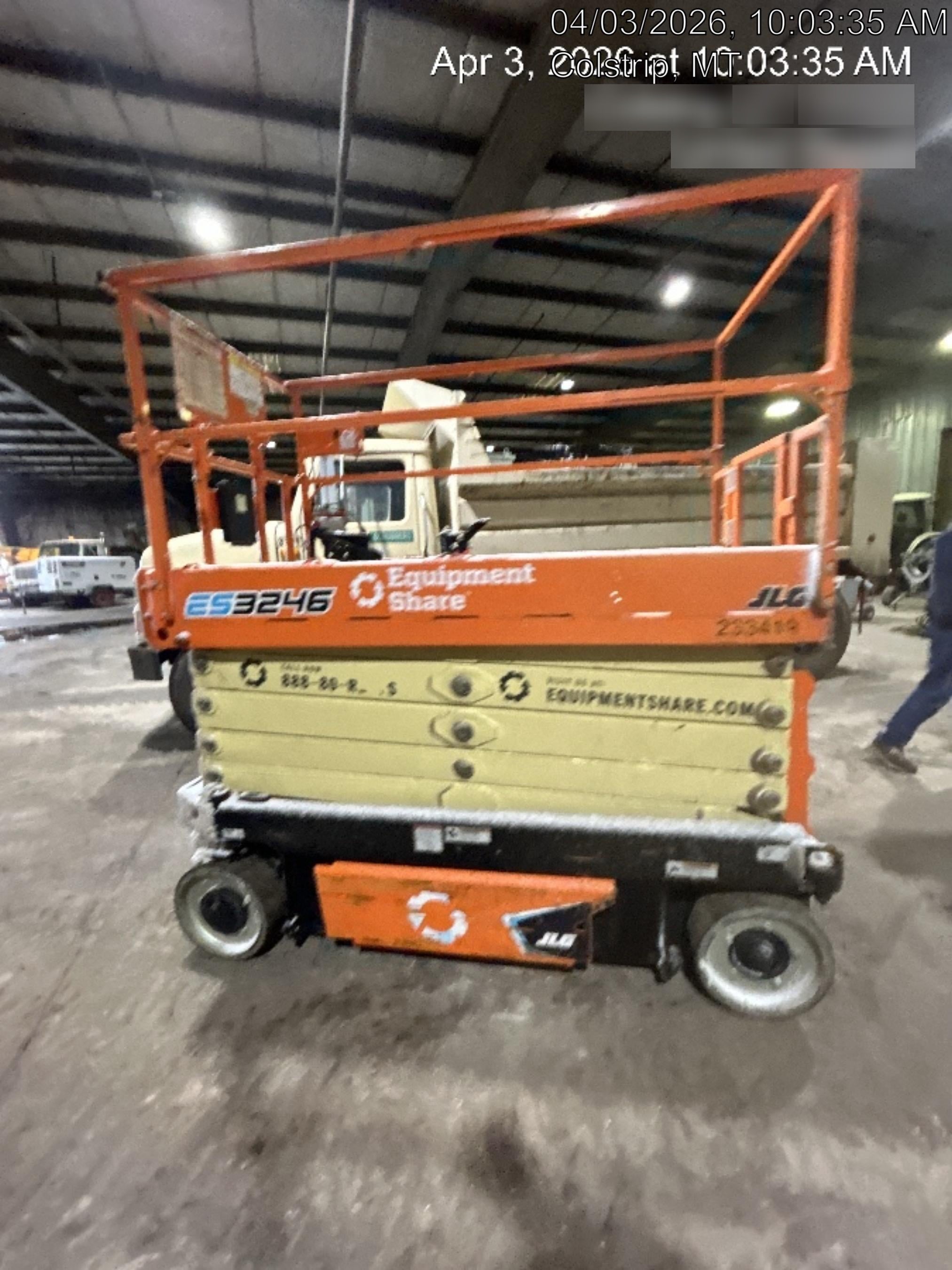 2022 JLG ES3246