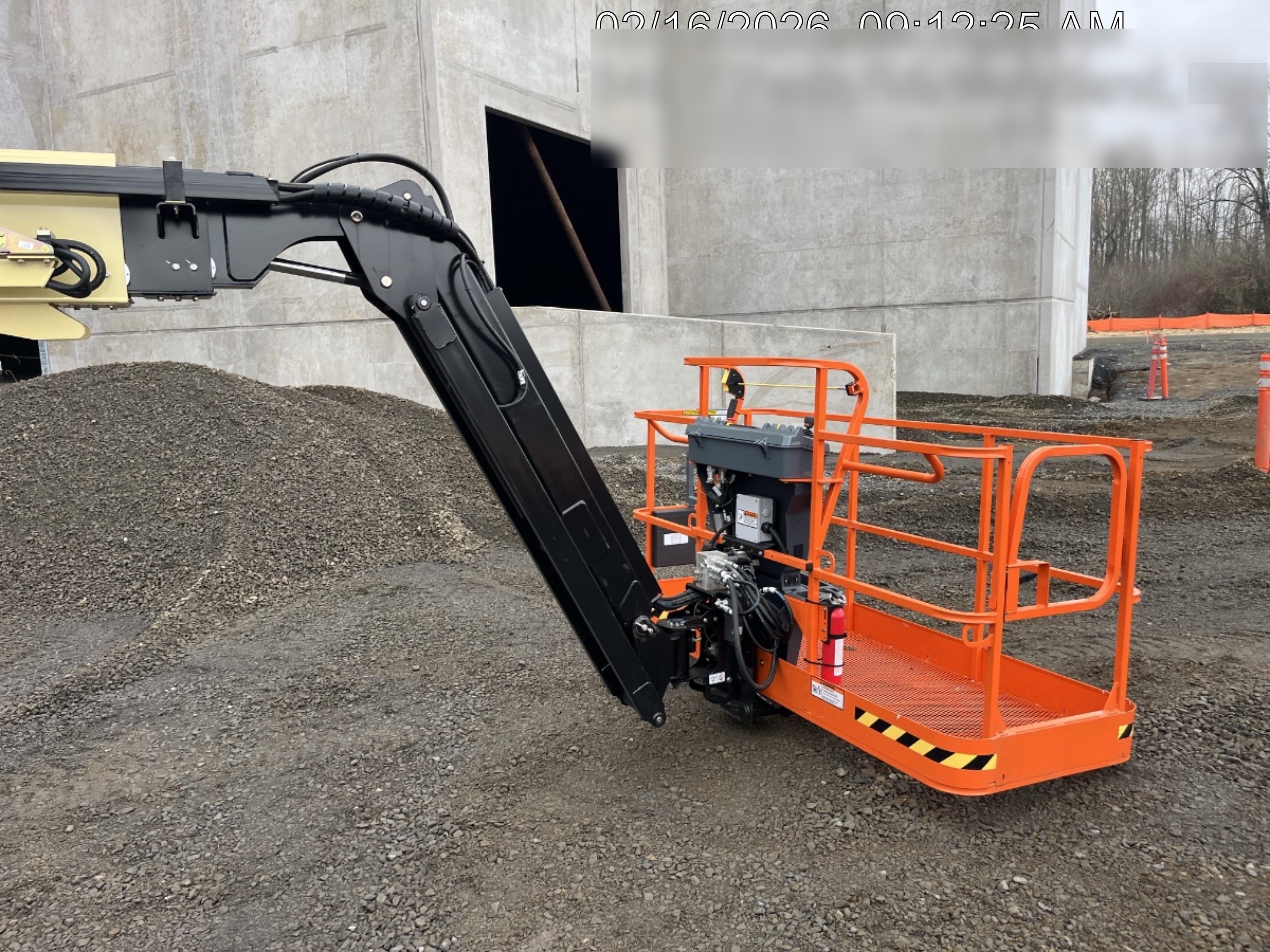 2025 JLG 660SJ