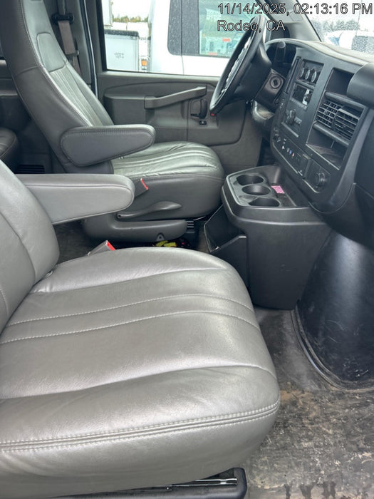 2025 CHEVROLET Express Van - Rental