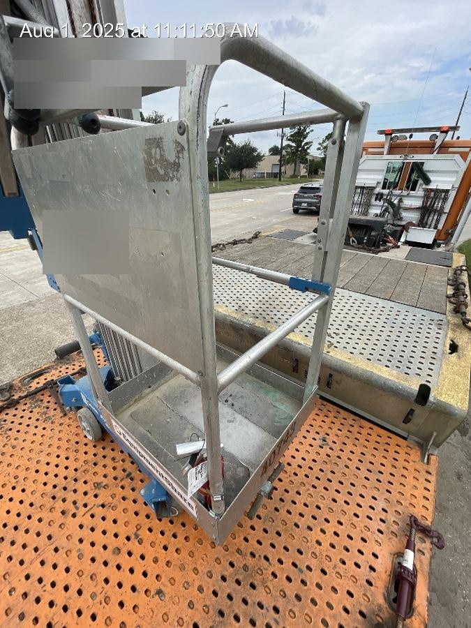 2019 GENIE AWP-30S