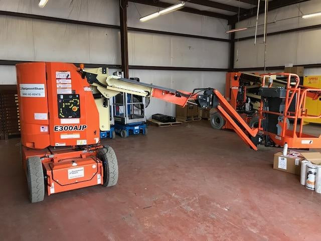 2020 JLG E300AJP