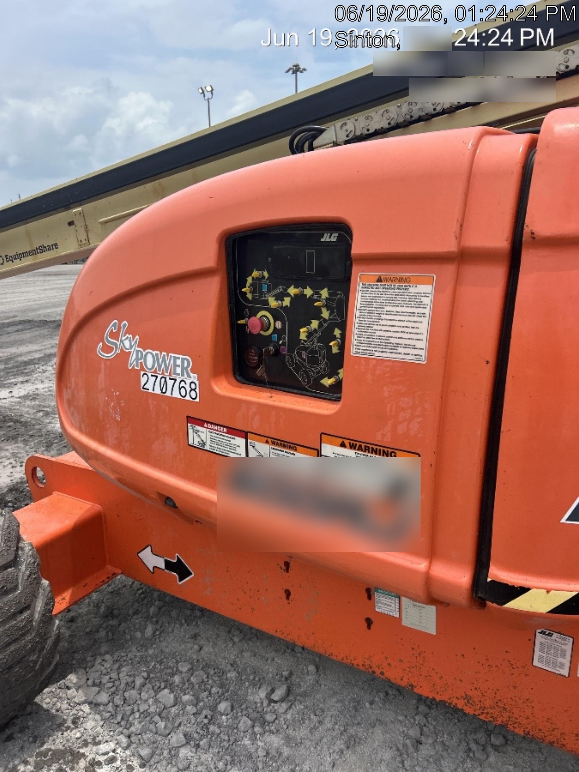 2022 JLG 600AJ