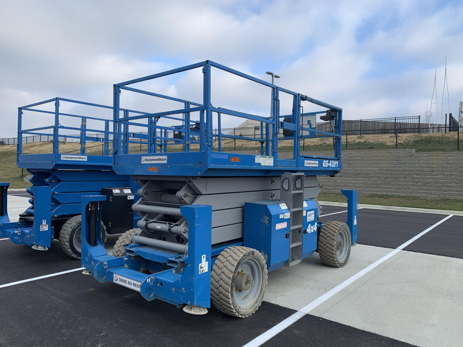 2012 GENIE GS-4390 RT