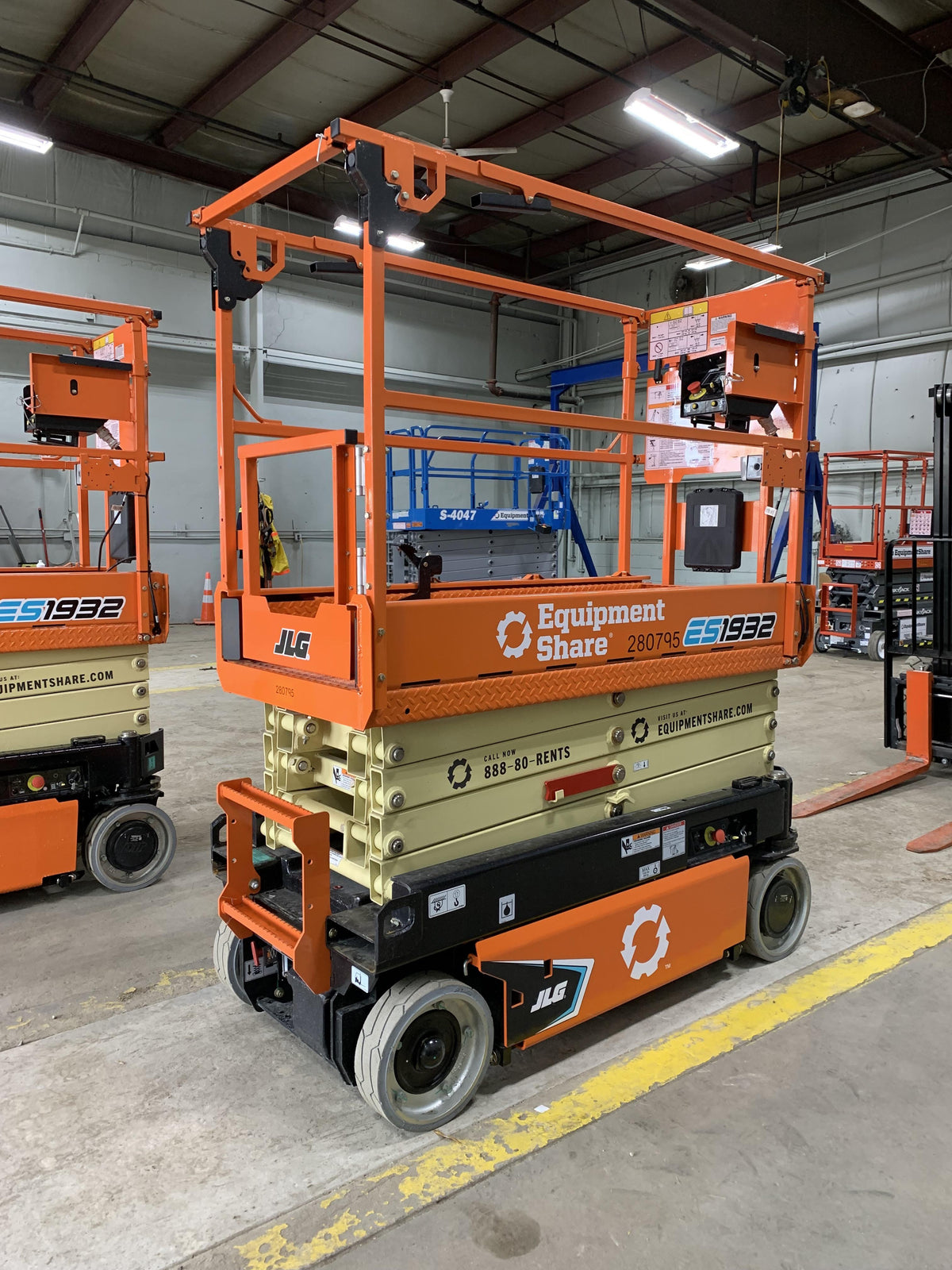 2022 JLG ES1932