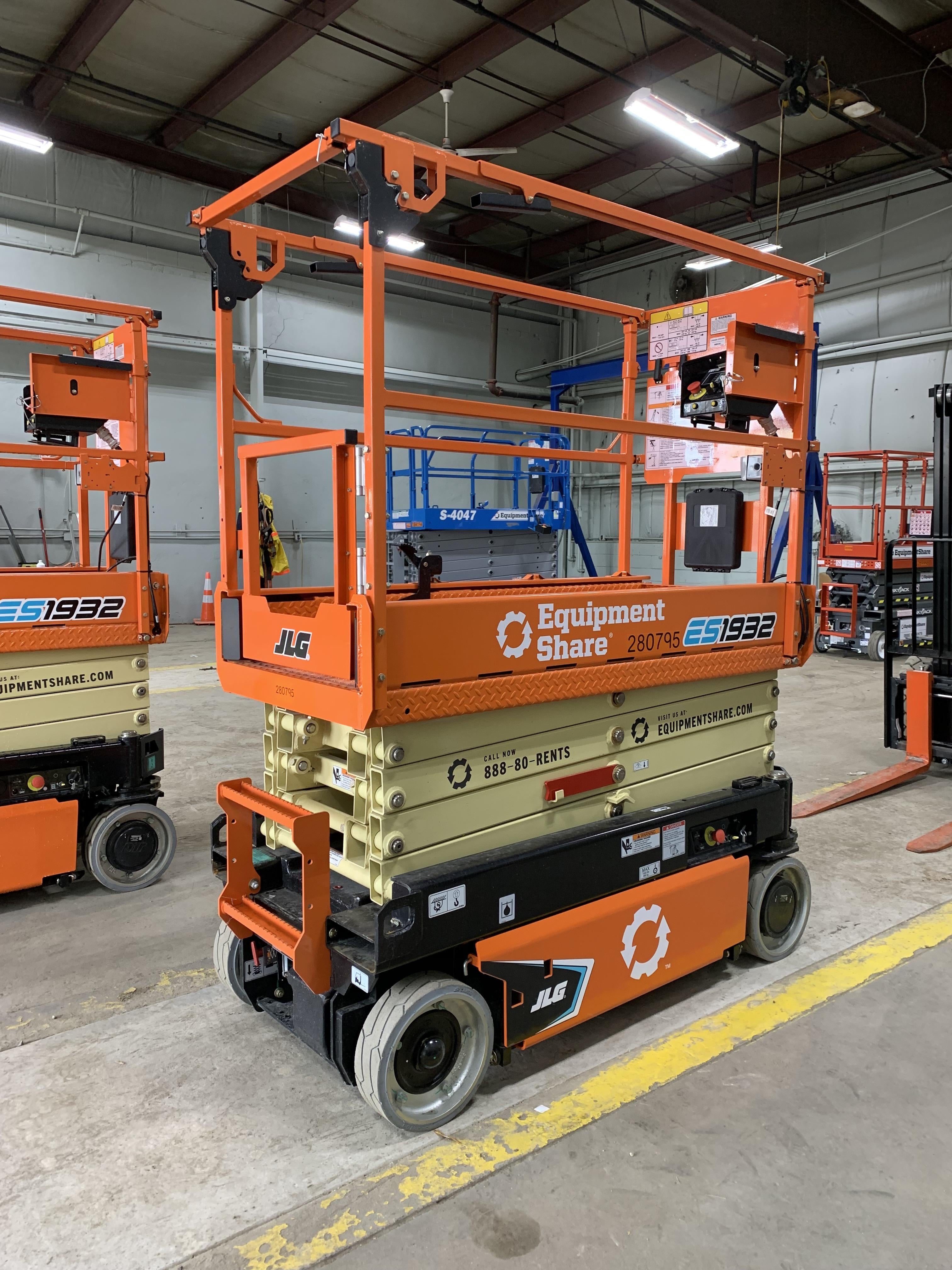 2022 JLG ES1932