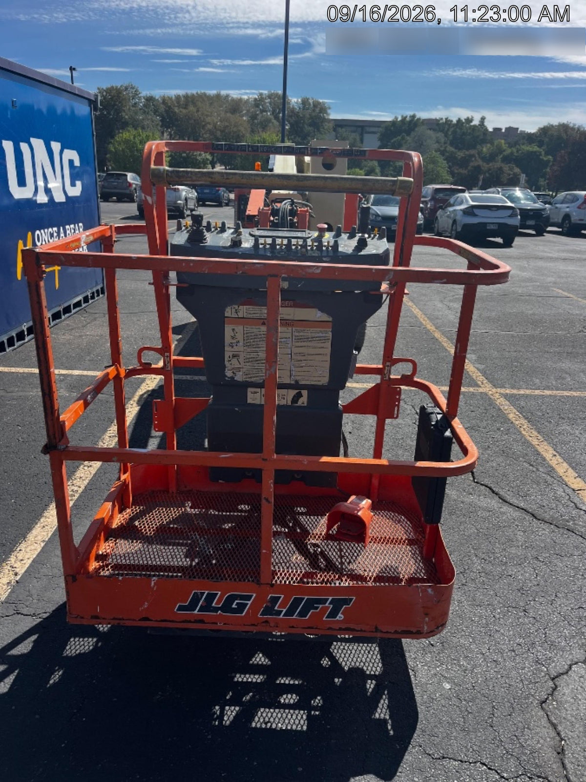 2019 JLG E400AJPN