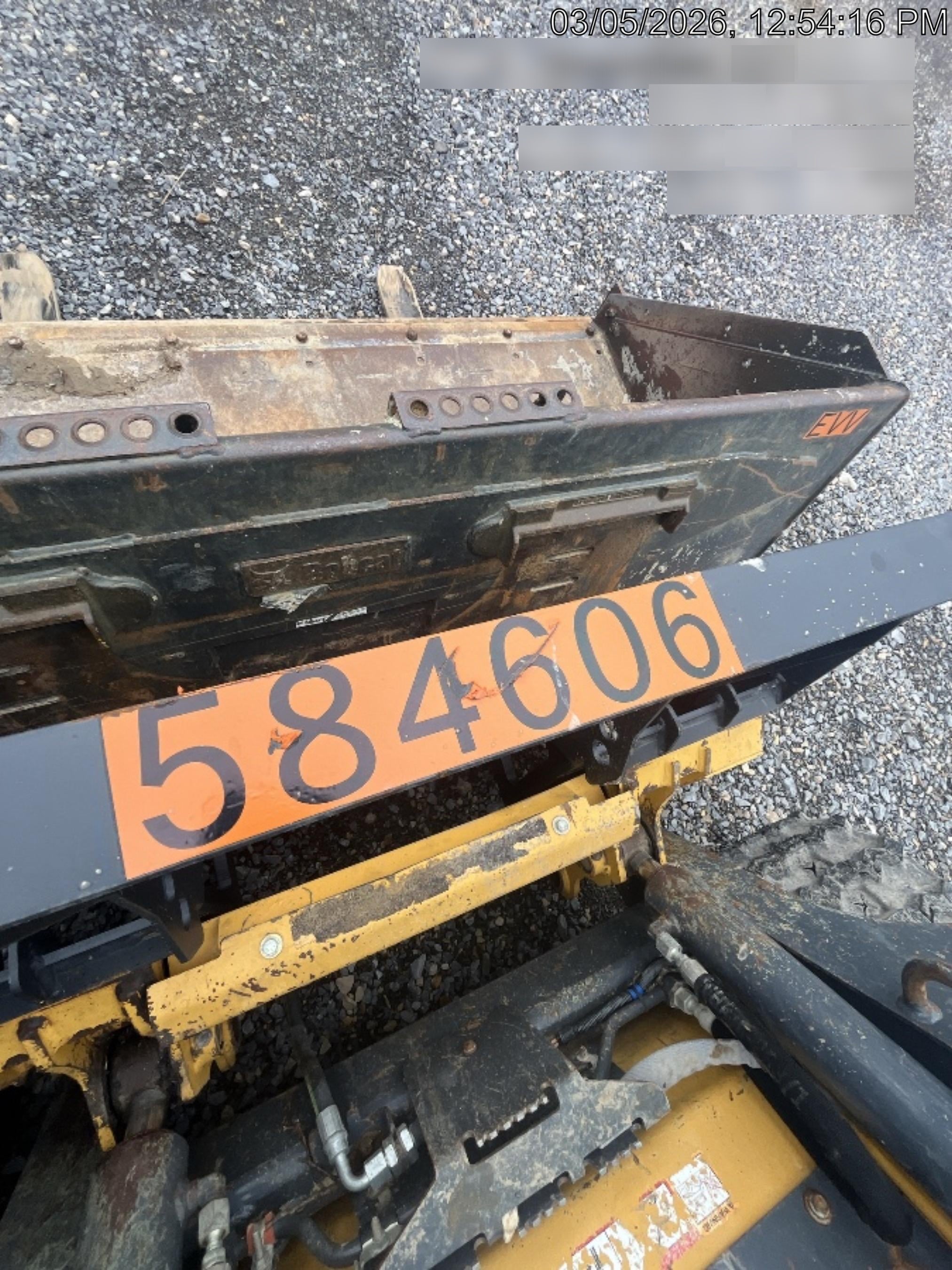 2025 ARROW MATERIAL HANDLING 48" Pallet Forks - Arrow