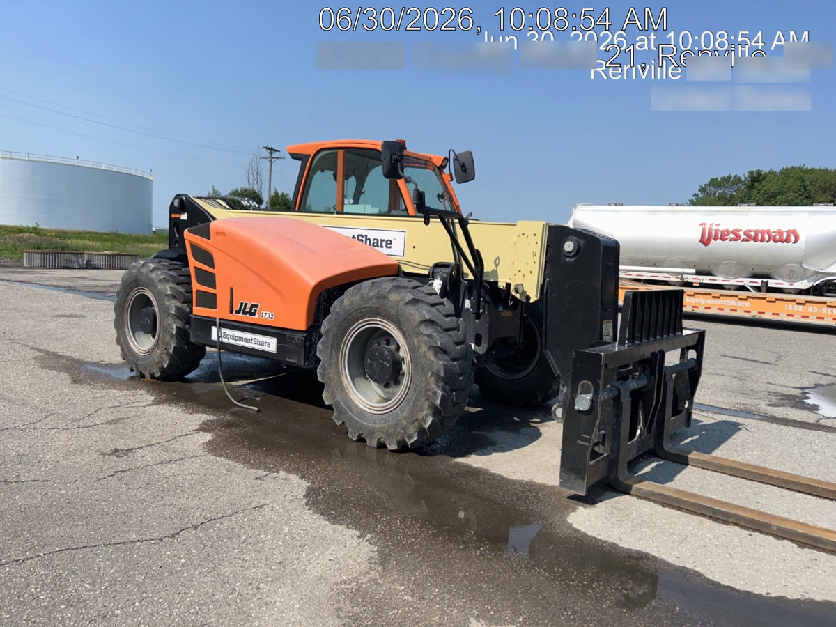 2021 JLG 1732