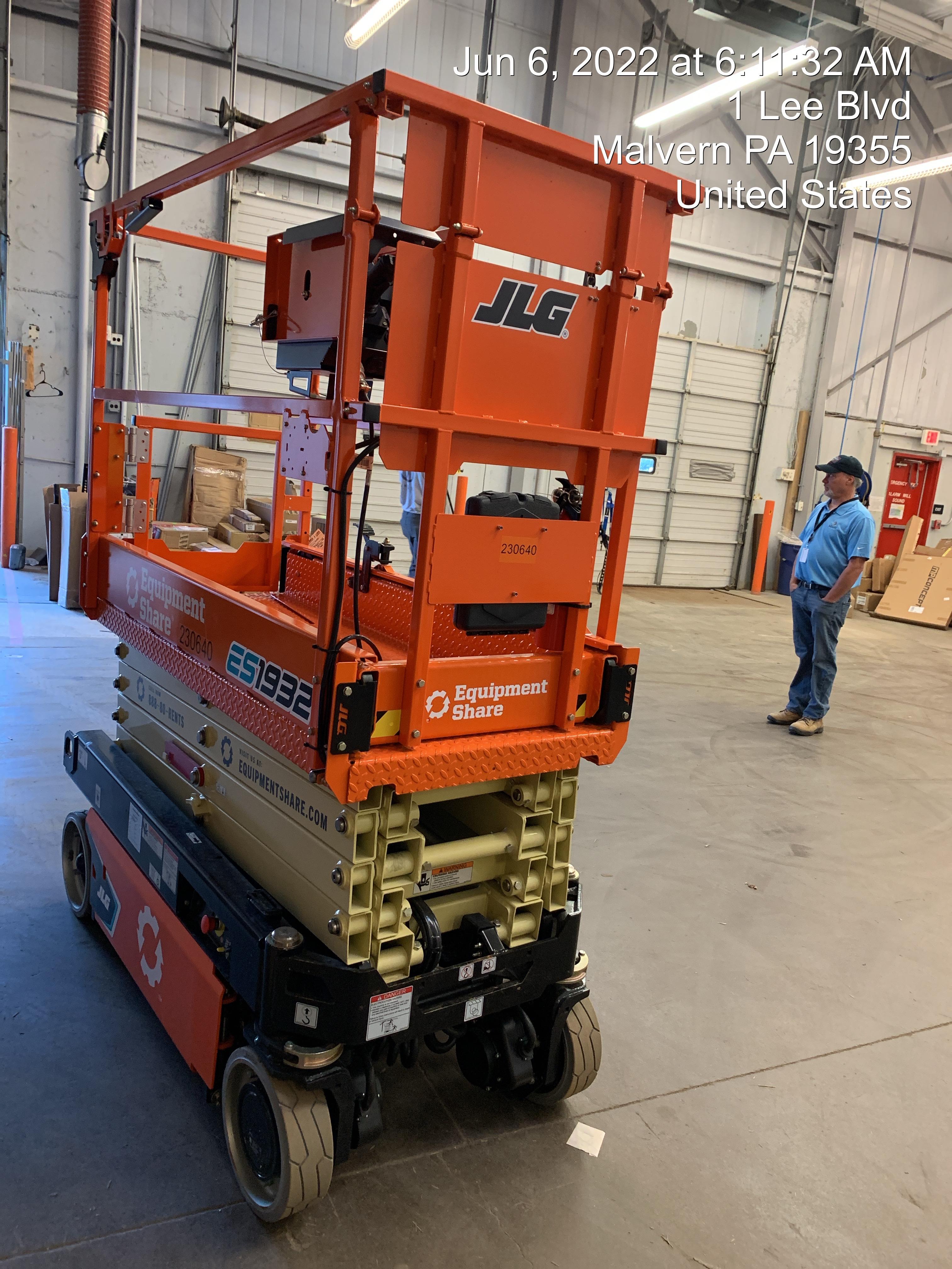 2022 JLG ES1932