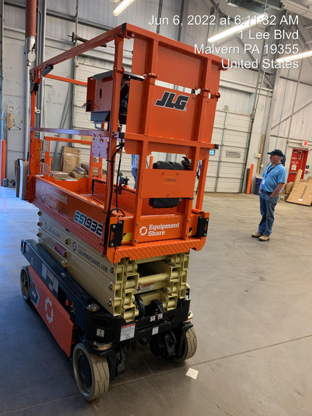2022 JLG ES1932