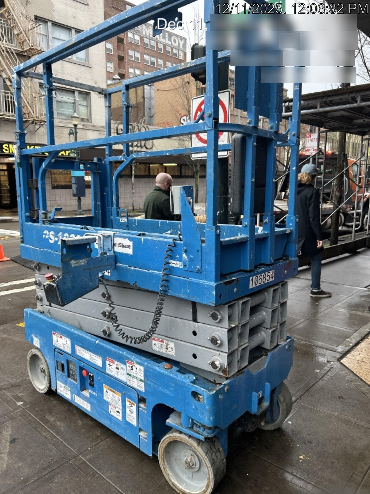 2020 Genie GS-1930 Solid Non Marking Tires, Beacon, Folding rails with half height swing gate, 800W Inverter
