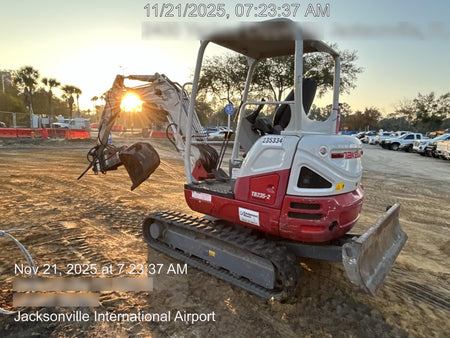 2022 TAKEUCHI TB235-2R