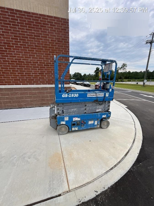 2019 Genie GS-1930 Fixed Rails with Chain Entry