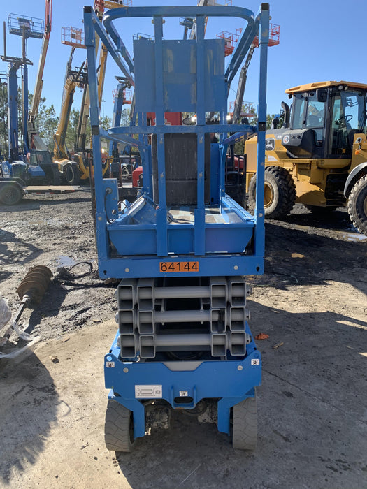 2020 Genie GS-2632 Standard, Folding half height swing gate